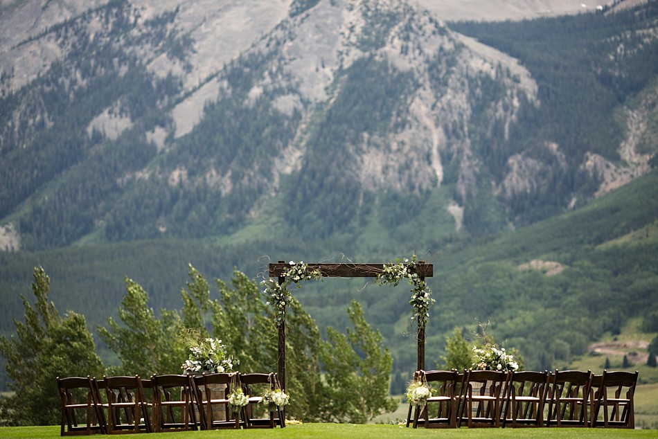 The Club offers numerous amenities amongst a breathtaking backdrop of trout filled lakes, aspen trees, mountains, and pristine wilderness.