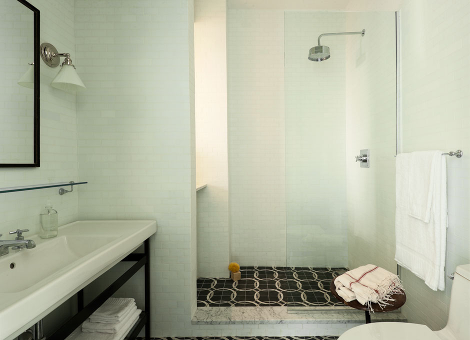 Brooklyn Queen Room Bathroom