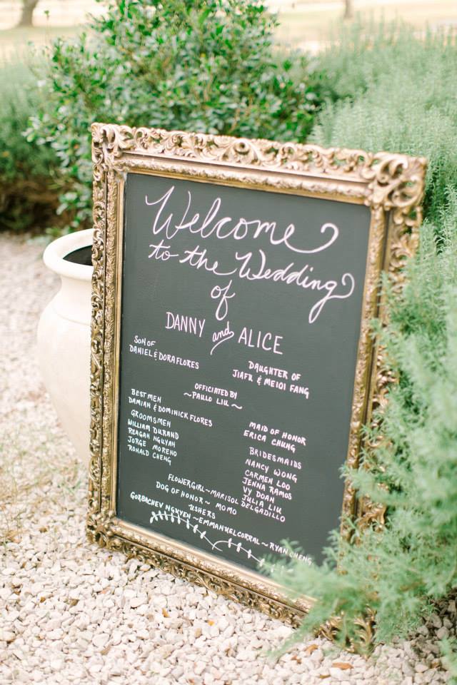 La Hacienda is Memory Lane Event Center’s newest venue, located also in Dripping Springs, and has a spanish influence with stucco and tile roofs sitting on 10 acres of meadows and oak trees.