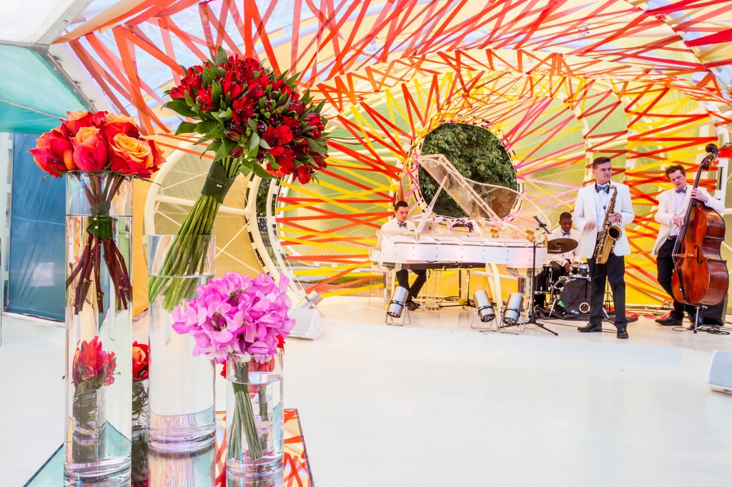 Available for corporate and private hire, the Serpentine Gallery, the Serpentine Sackler Gallery and the Magazine restaurant are unique venues in which to hold beautiful events.