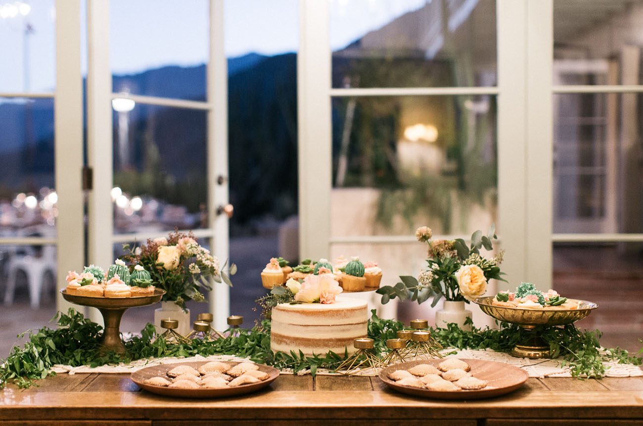 Event Planning & Floral Design: Hello Gem | Cake & Cupcakes: Alana Jones Mann