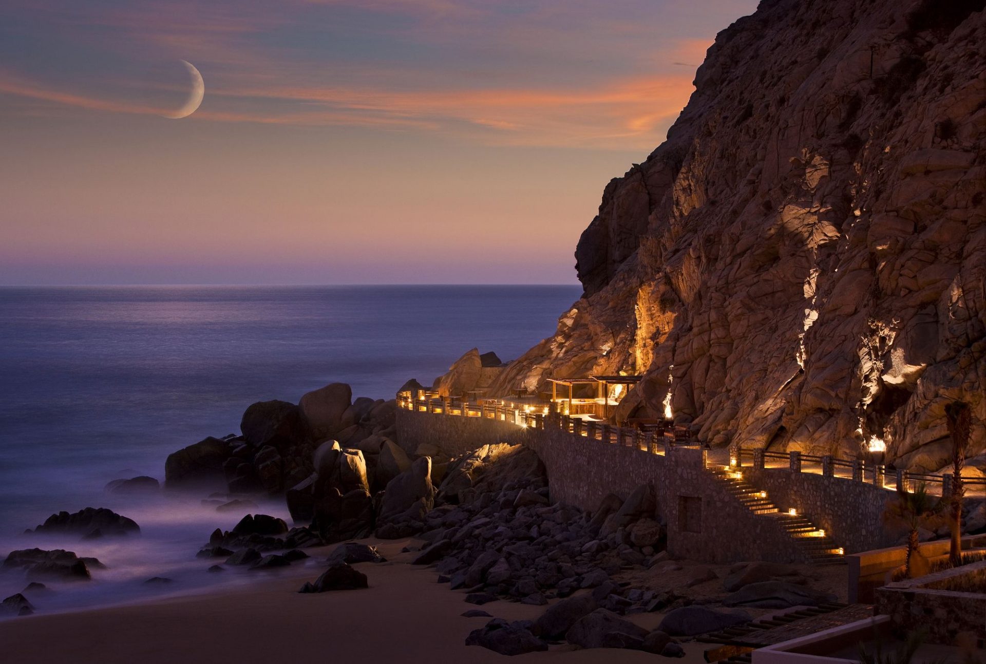 From authentic Mexican dining to tours of the old bay, yacht access and much more, The Resort at Pedregal places the best of Cabo at your fingertips.