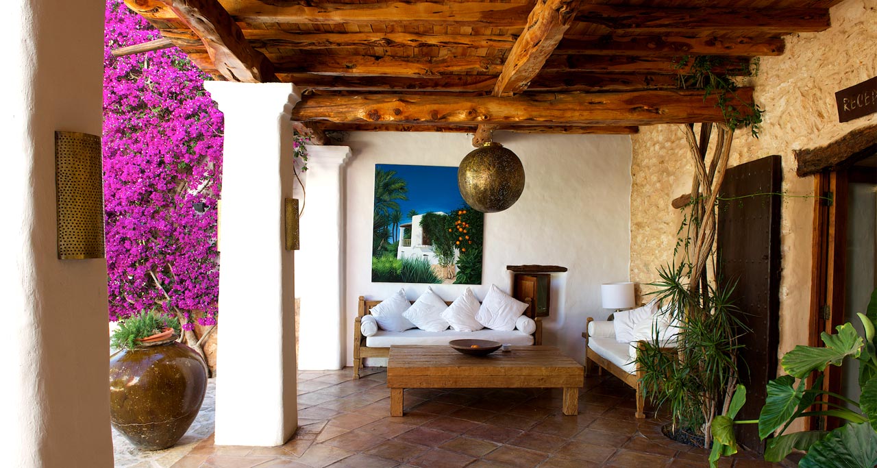 All the rooms have their own personality, but they keep the spirit of Ibiza and Asian fusion, exquisitely decorated with artifacts and original art from diverse cultures.