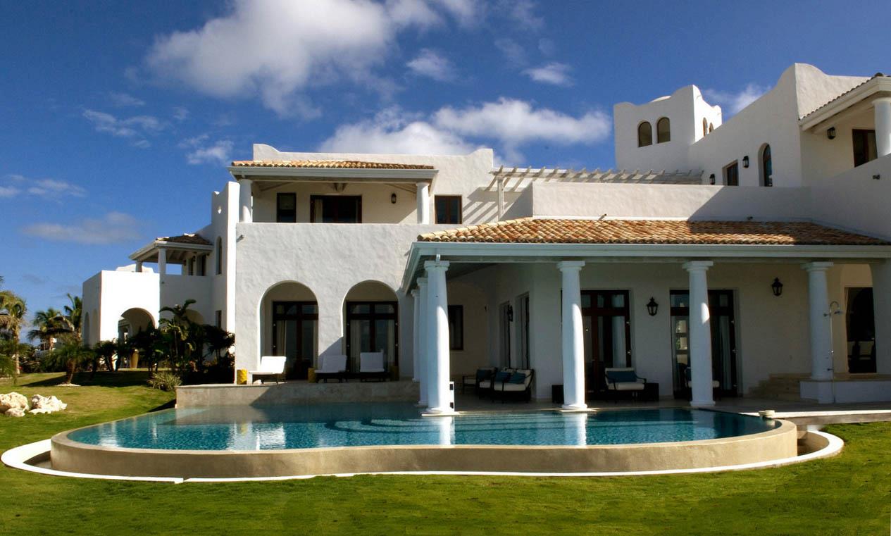 Each of our three- or four-bedroom #Villas is palatial yet comfortable. Master bedrooms have generous private terraces overlooking the Caribbean Sea, and the fully equipped kitchens are perfectly suited to entertaining.