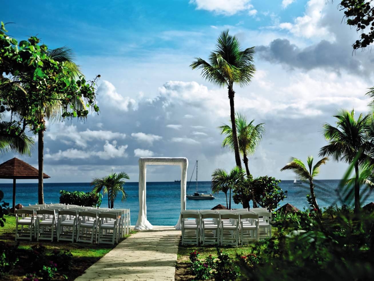 Overlooking the most exclusive stretch of sand in St. Martin, it is difficult to picture a more romantic setting for a Caribbean destination wedding than Belmond La Samanna.