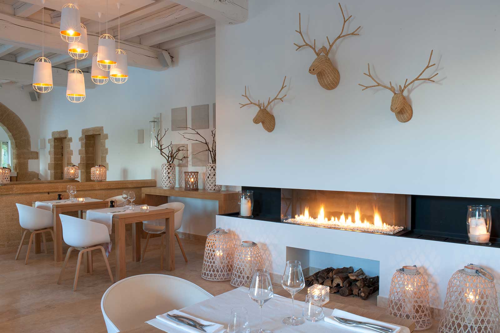 Gastronomic restaurant under the guidance of the Chef Damien Babillaud.