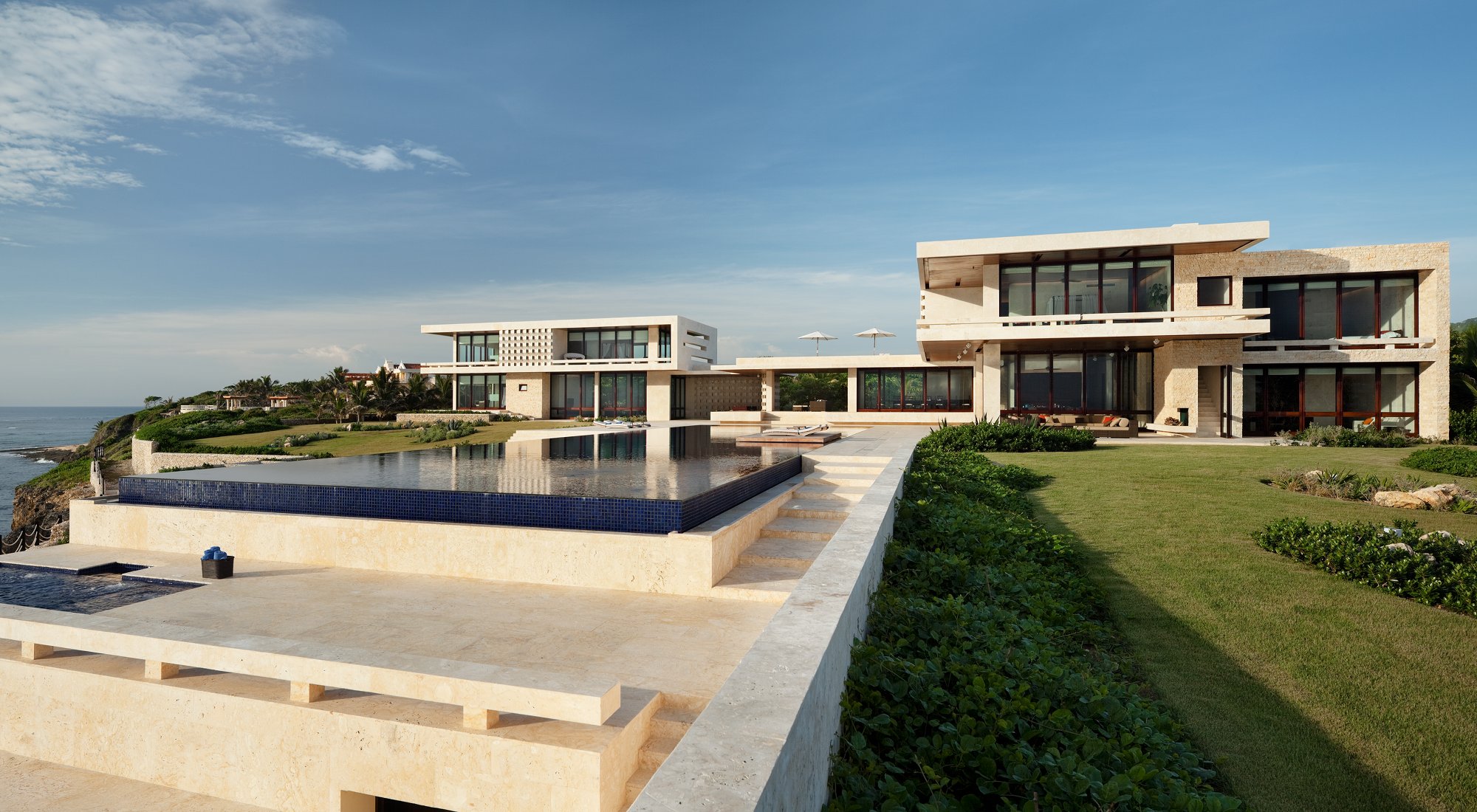 An exclusive and private villa located on the emergent north coast of the island of the Dominican Republic.