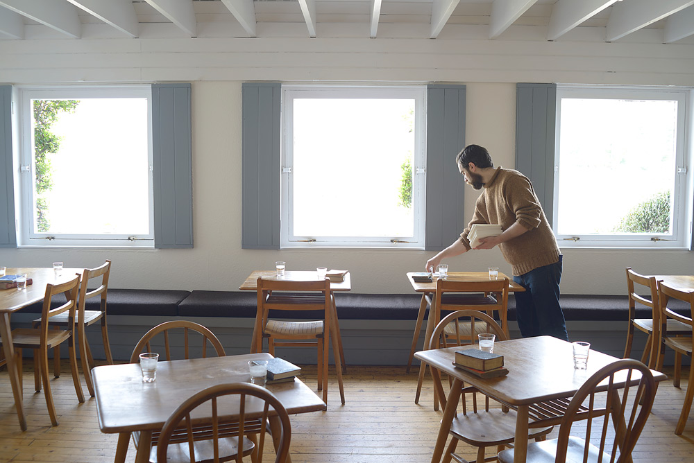 For dinner we serve a fixed, four course menu of modern, creative Scottish cooking; as well as a bar menu with simply prepared oysters, crab, langoustines and native meat and game in season.