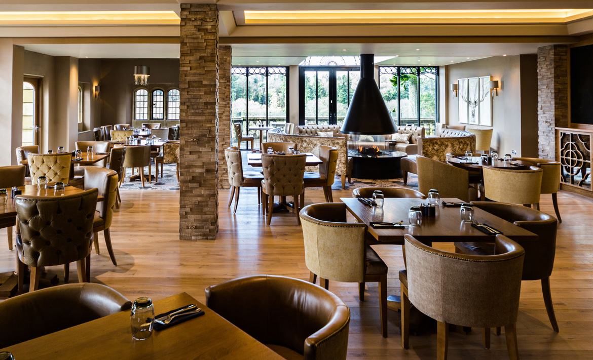 Smith’s is the kind of place where you can dress up and make it special with a glass of Champagne or dress it down and bring the kids for a family lunch after a day out on the resort.