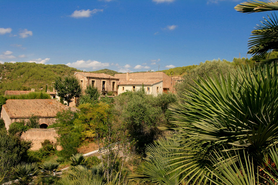 Casa Felix is perfectly located on the edge of the charming village of Olivella with its stunning views over the Garraf National Park, picturesque church and family friendly restaurant.