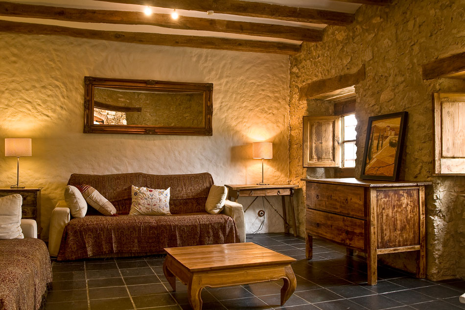 The house has 16 ensuite bedrooms with air conditioning.
