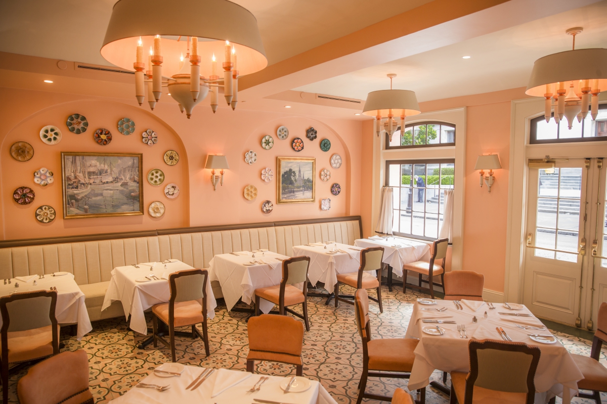 Vieux Carre Room 50 seated | 65 reception Just to the right of the entrance awaits the Vieux Carre Room, an exuberantly bright and airy dining area.