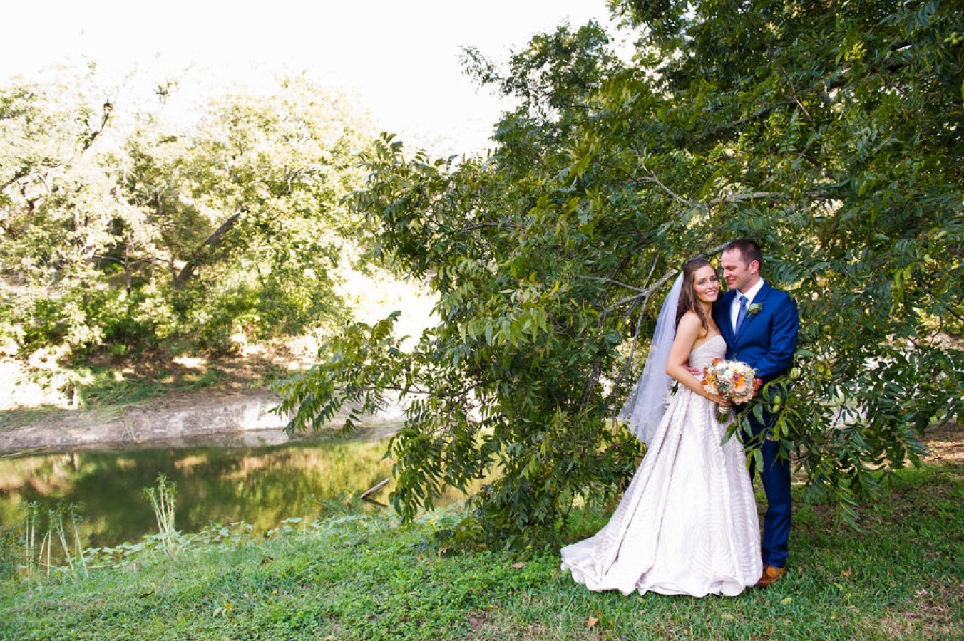 Set amongst century-old oaks, rolling hills, native wildflowers and abundant wildlife, it's easy for couples and guests to fall in love with the historic area as they relax with a drink in the Texan countryside.