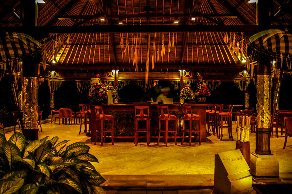 Grab a drink and enjoy your surroundings.