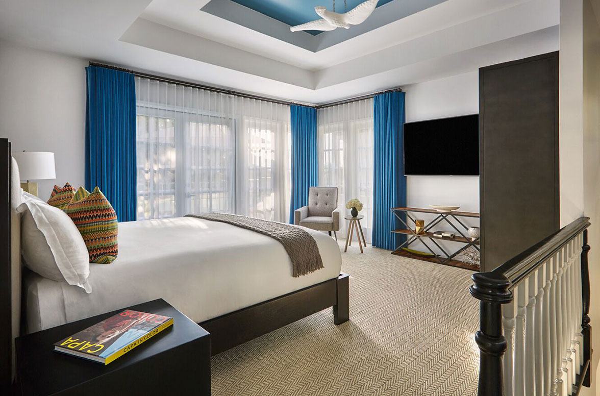 From the exquisitely manicured grounds to the casual elegance of our guest rooms and suites, our luxury Santa Monica oceanfront hotel will challenge your senses and provide you with an unforgettable experience.