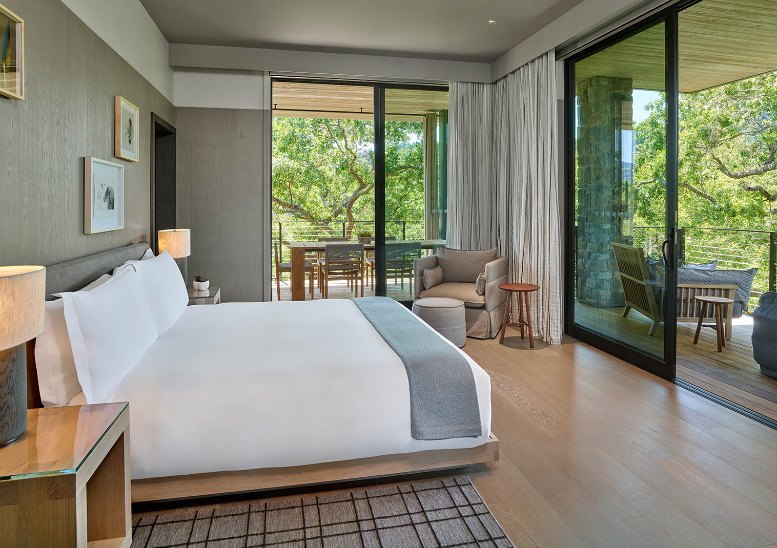 Deluxe One Bedroom Suite