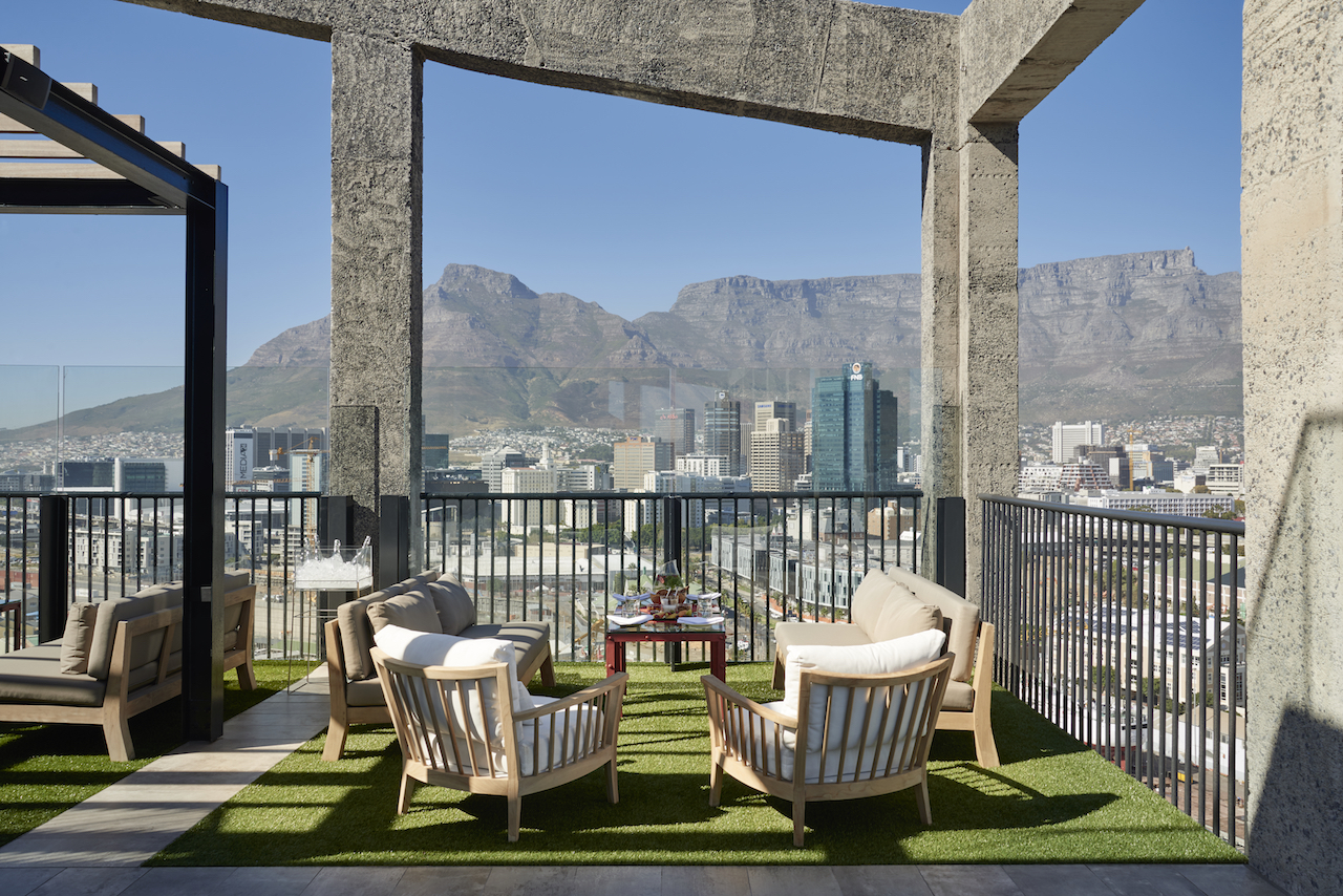 Rooftop dining with spectacular views of Table Mountain and the city centre.