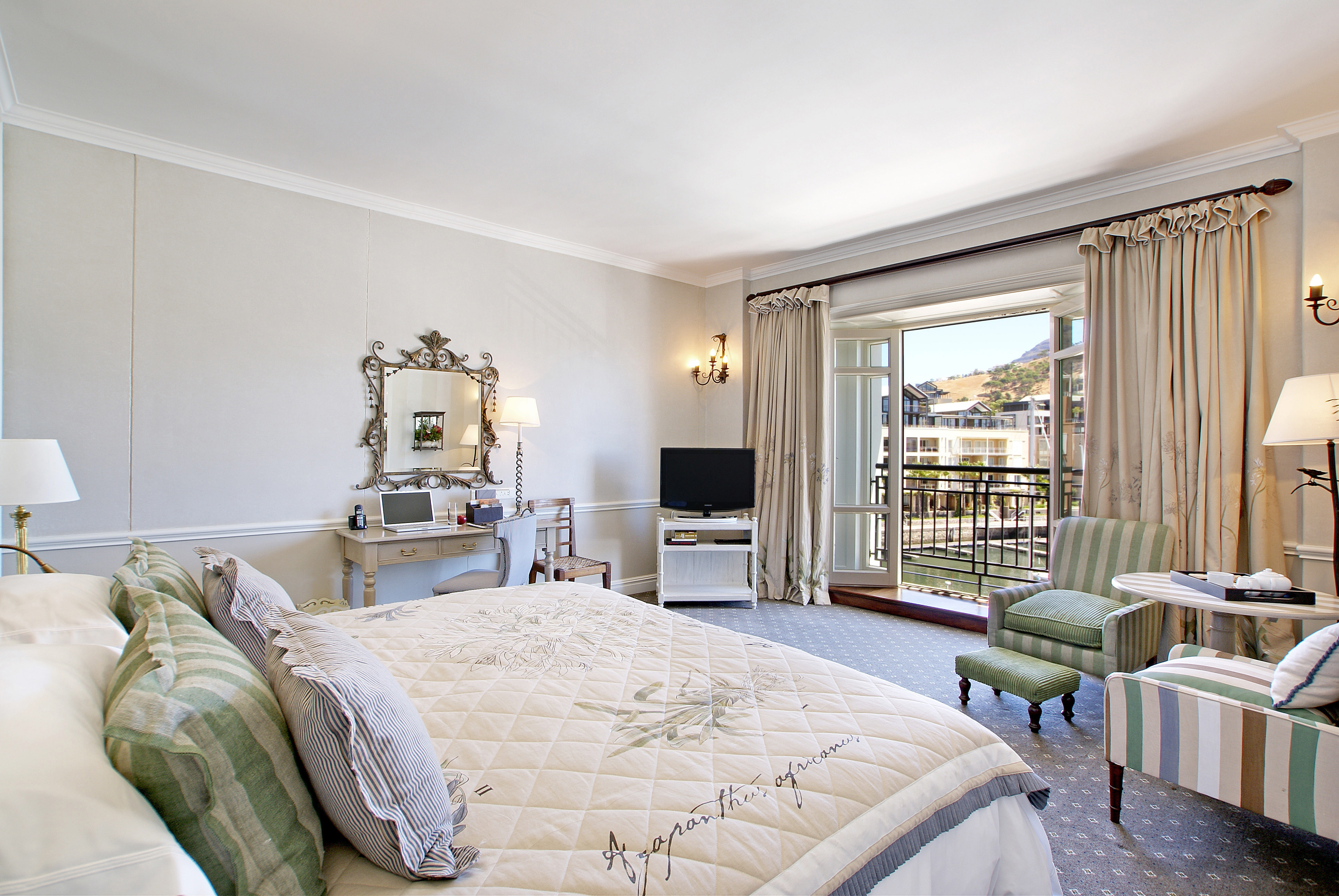 Table Mountain Luxury Room