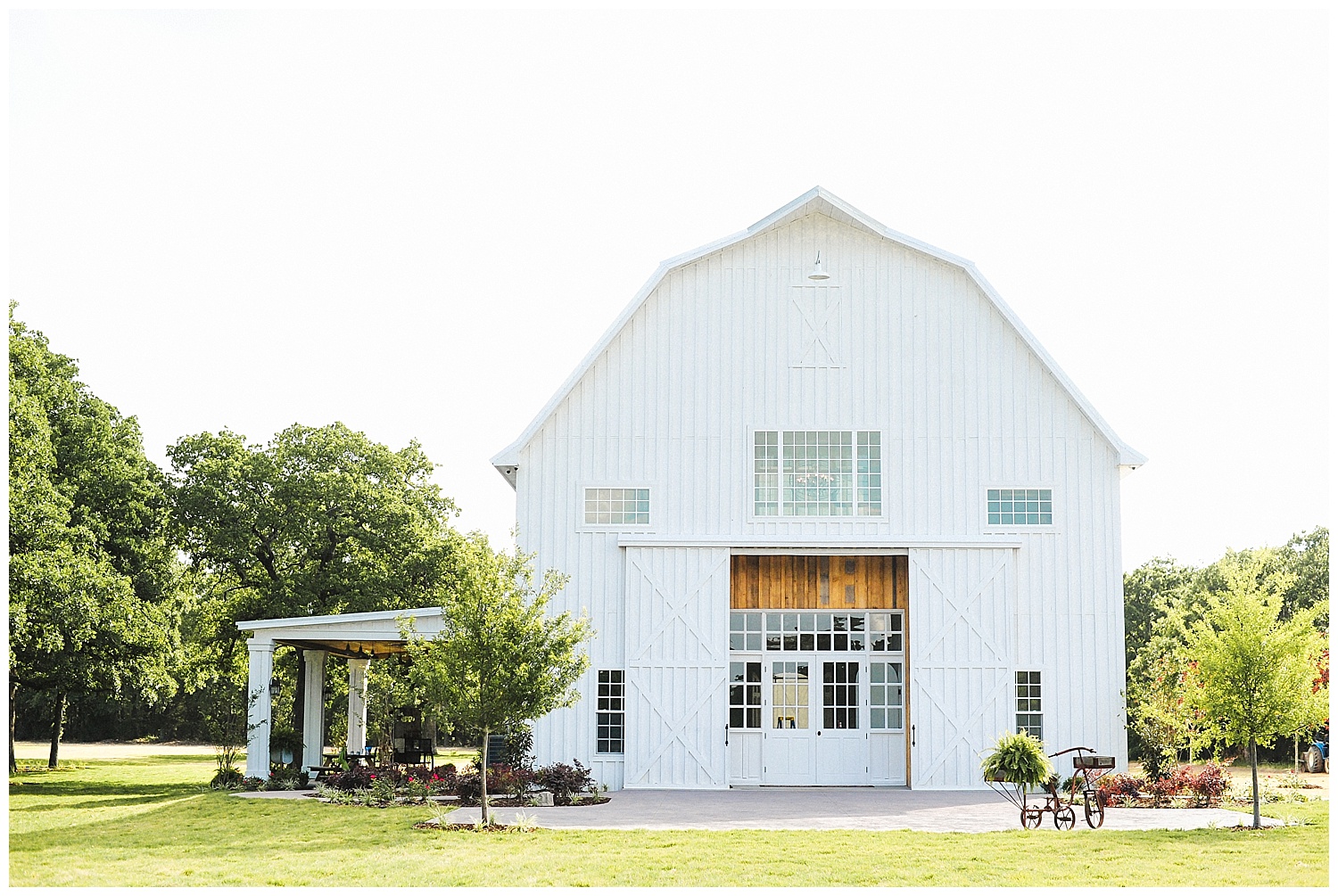 This vintage barn wedding venue is a charming gem tucked away in the natural landscape of Union Valley.