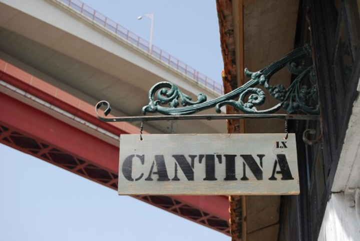 The restaurant Cantina LX opened in 2009 located in the charismatic Lx Factory.