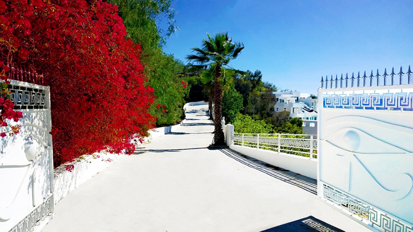 Approx. 1/4 Mile Private Gated Driveway