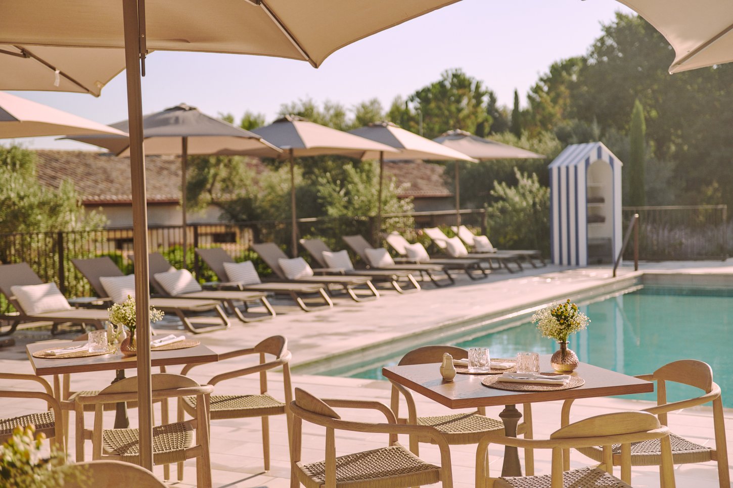 Pool Bar