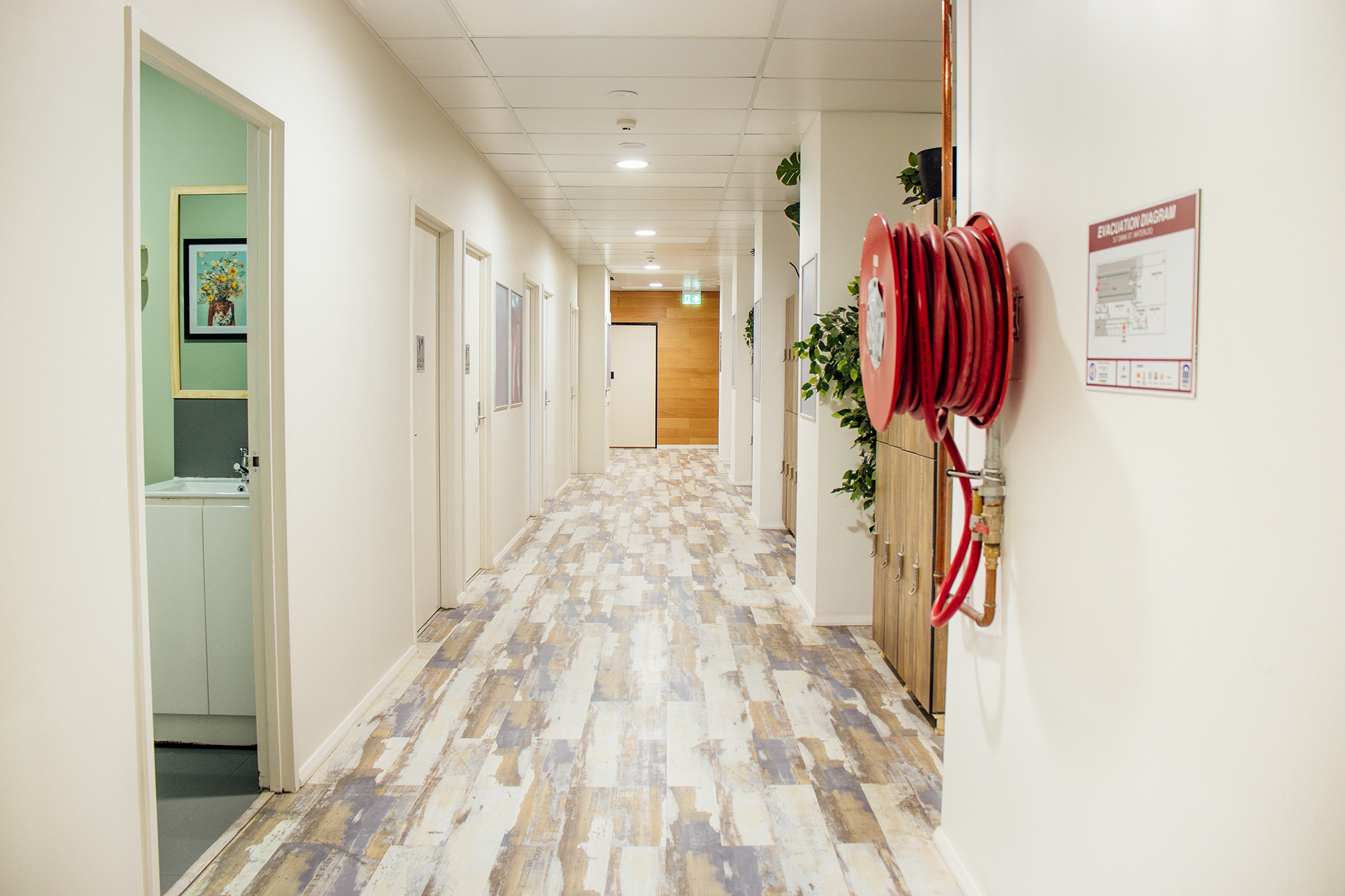 Corridor - Access to 8 x Individual bathrooms